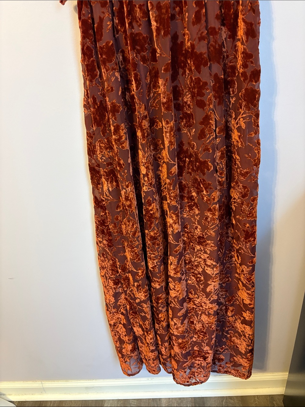 Baltic Born Uma Velvet Maxi Dress in Copper Floral size L - Picture 4 of 16